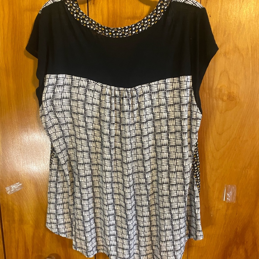 Shirt - Picture 2 of 3